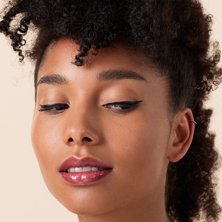 Catrice Glossing Glow tónovací olej na rty