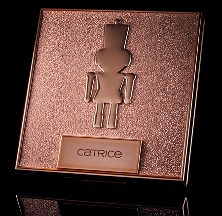 Catrice Magic Christmas Story eyeshadow palette