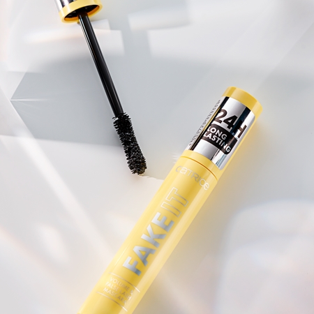 Catrice FAKE IT Volume & False Lash riasenka pre objem a natočenie rias