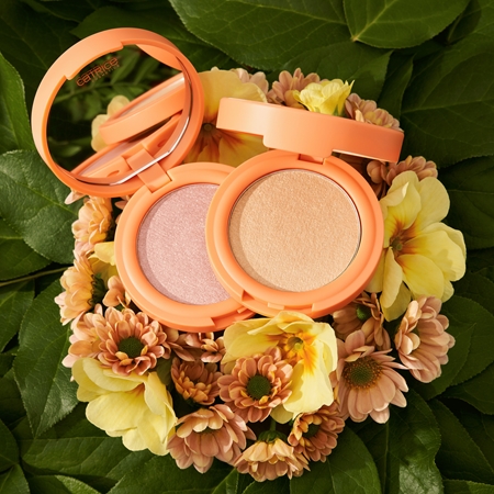 Catrice SEEKING FLOWERS puder za osvetljevanje