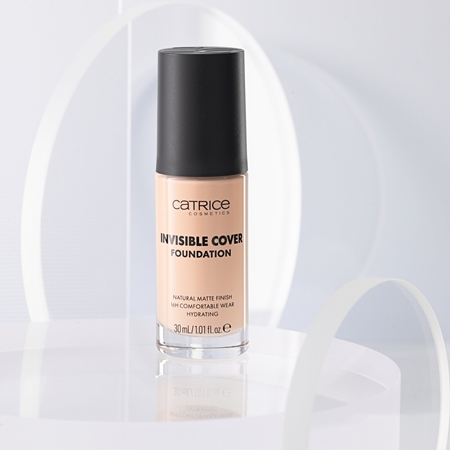 Catrice Invisible Cover Foundation Kattev vedel jumestuskreem mati efektiga