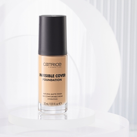 Catrice Invisible Cover Foundation fondotinta coprente liquido effetto opaco