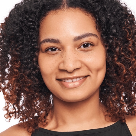 Catrice Invisible Cover Foundation Kattev vedel jumestuskreem mati efektiga