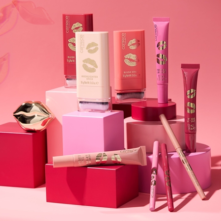 Catrice KISS & GLOW krémová tvářenka v tyčince