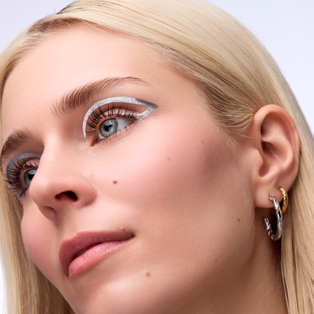 Catrice Space Glam tekuté oční linky se třpytkami