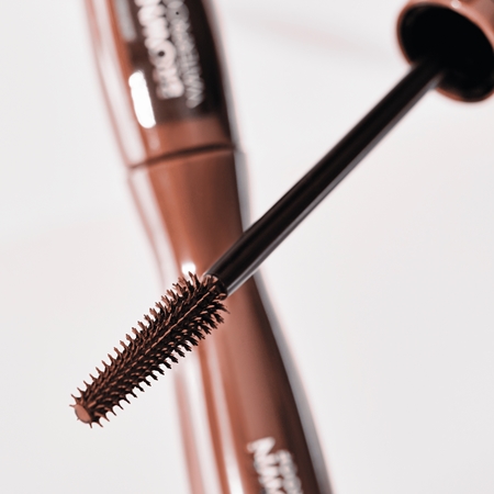 Catrice Glam & Doll Volume Brown rímel à prova d'água para extensão, curvatura e volume