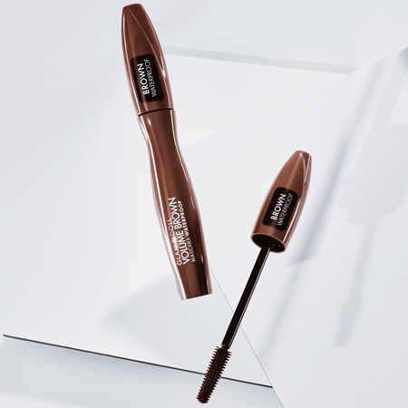 Catrice Glam & Doll Volume Brown rímel à prova d'água para extensão, curvatura e volume