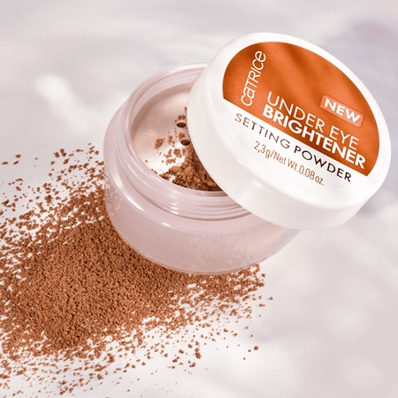 Catrice Under Eye Brightener fixační pudr s hydratačním účinkem
