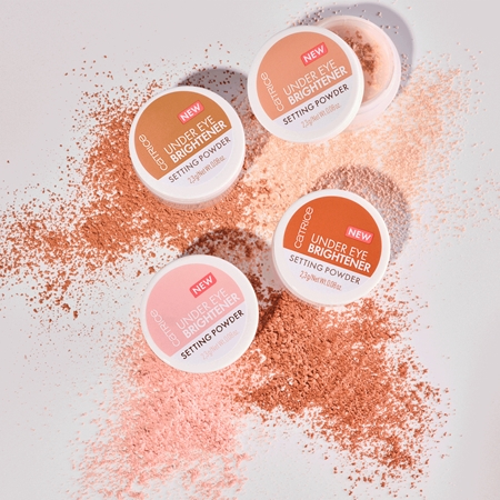 Catrice Under Eye Brightener fixační pudr s hydratačním účinkem