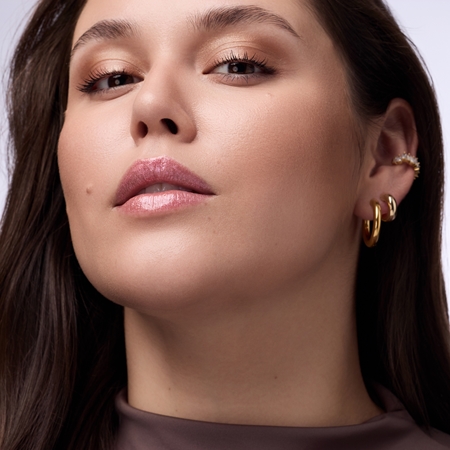 Catrice Diamond Glaze гланц за устни холографичен ефект