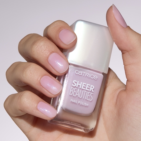 Catrice Sheer Beauties lak na nehty