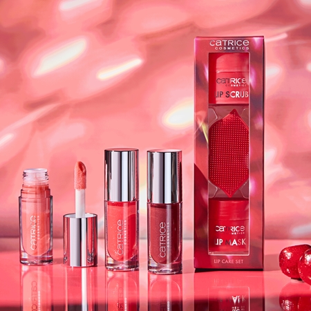 Catrice ETERNAL RED Cherry Bomb Έλαιο για τα χείλη για αύξηση του αποτελέσματος