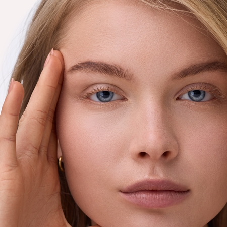 Catrice Invisible Cover Cushion Foundation mattierendes Make up im Schwämmchen SPF 30