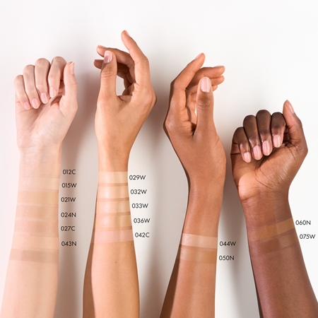 Catrice Invisible Cover Cushion Foundation mattierendes Make up im Schwämmchen SPF 30