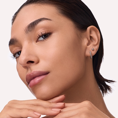 Catrice Invisible Cover Cushion Foundation mattierendes Make up im Schwämmchen SPF 30