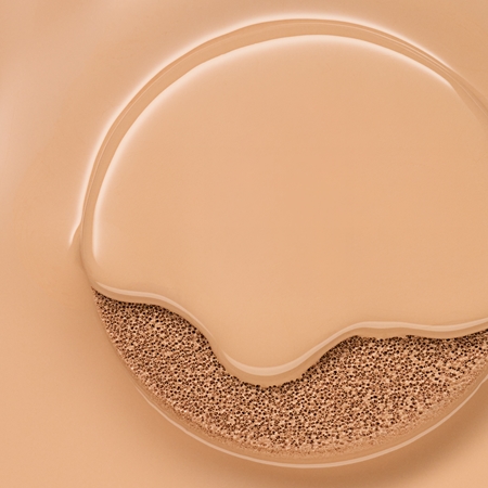 Catrice Invisible Cover Cushion Foundation mattierendes Make up im Schwämmchen SPF 30