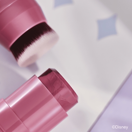 Catrice Disney Alice in Wonderland Blush Stick für Unterwegs mit einem Pinsel