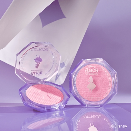 Catrice Disney Alice in Wonderland Professional Highlight Pressed Powder with multichrome effect