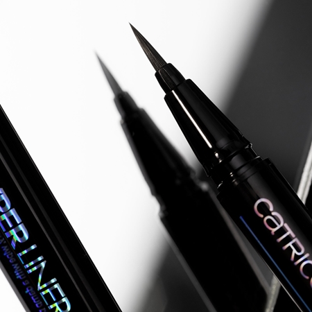 Catrice Hyper Liner Brush Eyeliner Liquid Eyeliner with a Metallic Matte Finish