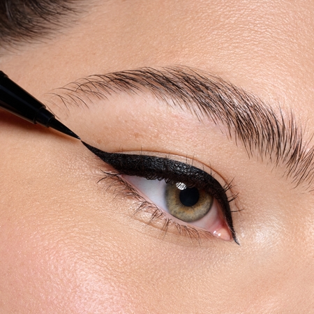 Catrice Hyper Liner Brush Eyeliner μακράς διαρκείας αδιάβροχο λάινερ ματιών