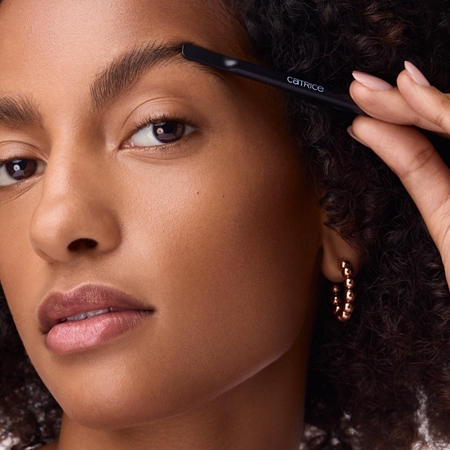Catrice Lift & Laminate Brow Tool Brush for eyebrows