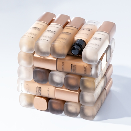Catrice Skin Like Luminous Foundation υγρό μεικ απ για φωτεινότητα με ενυδατικό αποτέλεσμα