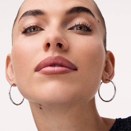 Catrice Gel Glide Long-Lasting Lip Liner huultenrajauskynä antaa mattavaikutelman