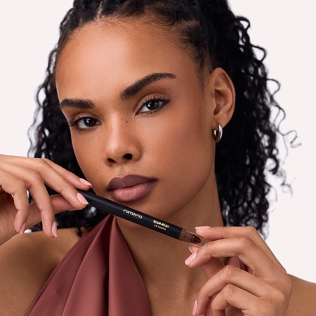 Catrice Blur-Real Contour Lip Pencil with a blurring effect