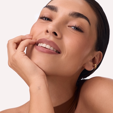Catrice Blur-Real Contour Lip Pencil with a blurring effect