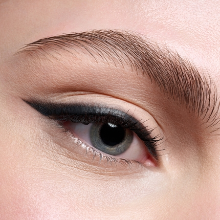 Catrice Velvet Glide αδιάβροχο μολύβι για τα μάτια με ματ αποτελέσματα