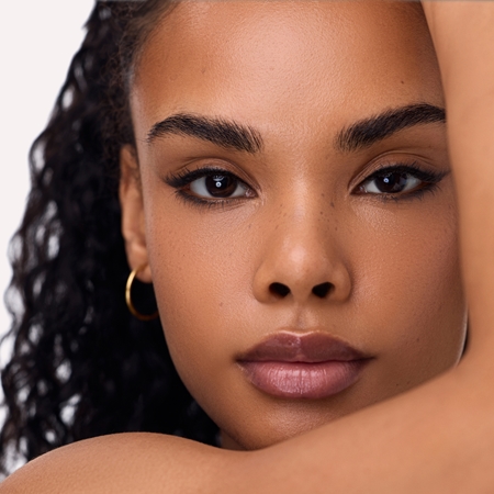 Catrice Velvet Glide αδιάβροχο μολύβι για τα μάτια με ματ αποτελέσματα