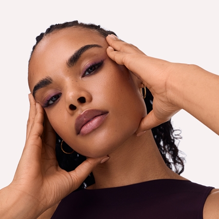 Catrice Velvet Glide αδιάβροχο μολύβι για τα μάτια με ματ αποτελέσματα
