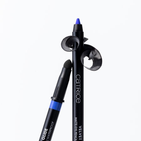 Catrice Velvet Glide αδιάβροχο μολύβι για τα μάτια με ματ αποτελέσματα