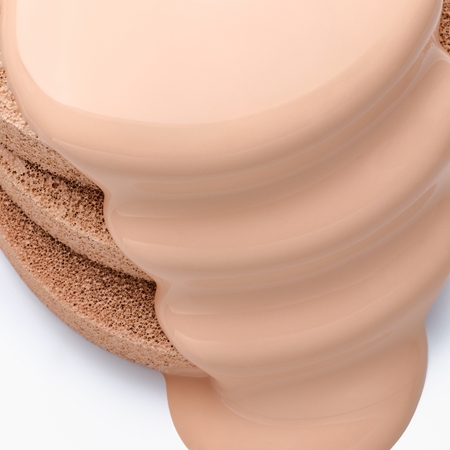 Catrice Invisible Cover Cushion Foundation mattierendes Make up im Schwämmchen SPF 30