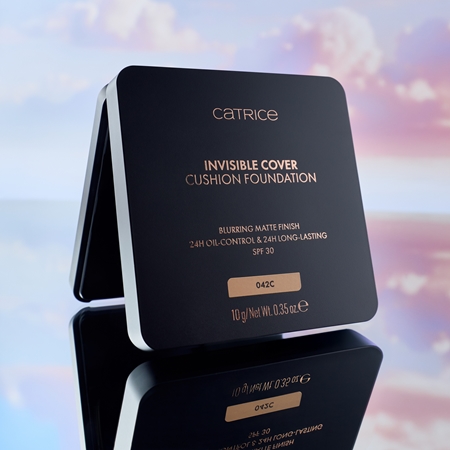 Catrice Invisible Cover Cushion Foundation ματ μεικ απ σε σφουγγαράκι SPF 30