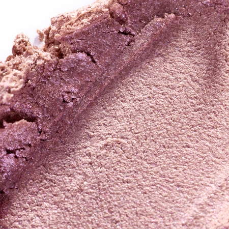 Catrice Soft Glam Mochi highlighter
