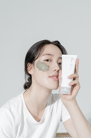 celimax The Real Noni Cleansing Clay Face Mask for sensitive and intolerant skin