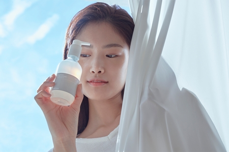 celimax Dual Barrier Gentle Cleansing Gel to soothe and strengthen sensitive skin