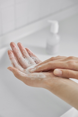 celimax Dual Barrier Gentle Cleansing Gel to soothe and strengthen sensitive skin