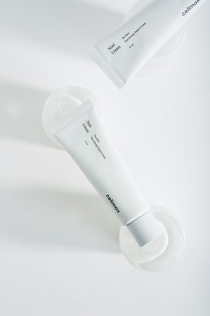 celimax The Real Noni crema nutriente lenitiva per pelli sensibili con tendenza agli arrossamenti