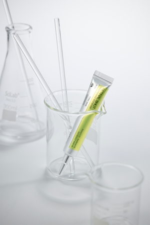 celimax Retinal Shot Tightening Booster Smoothing Eye Cream for Signs of Ageing with retinol