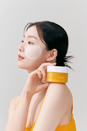 celimax Pore+Dark Spot Brightening Pad hoitavat laput kirkastamaan ja kosteuttamaan