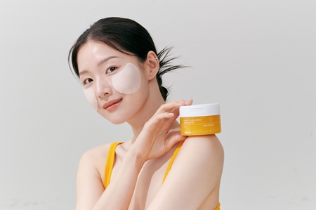 celimax Pore+Dark Spot Brightening Pad hoitavat laput kirkastamaan ja kosteuttamaan