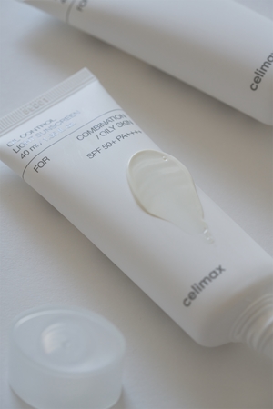 celimax Oil Control Light Sunscreen crème solaire SPF 50+ pour peaux grasses et mixtes