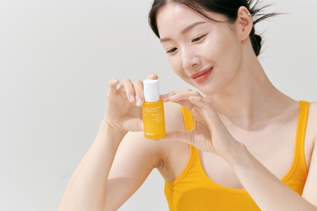 celimax Pore+Dark Spot Brightening Serum Regenerating And Brightening Serum to minimise pores