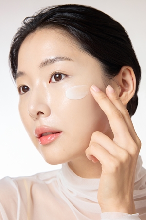 celimax Pore+Dark Spot Brightening Cream Brightening Cream for Skin with Hyperpigmentation