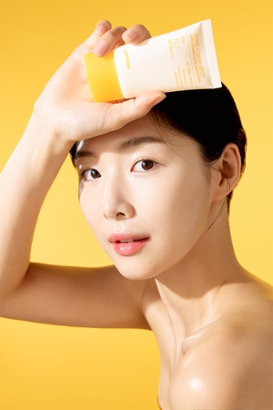 celimax Pore+Dark Spot Brightening Care Suncream crème solaire éclat SPF 50+