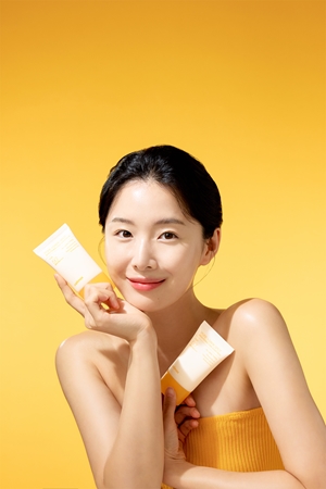 celimax Pore+Dark Spot Brightening Care Suncream crème solaire éclat SPF 50+