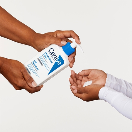 CeraVe Moisturizers Lotion hydratační mléko na tělo a obličej pro suchou až velmi suchou pokožku