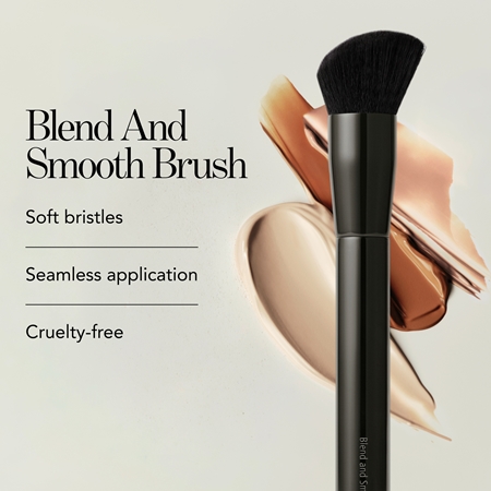 Chantecaille Blend and Smooth Brush Medium børste til flydende, pudderbaseret creme og makeup